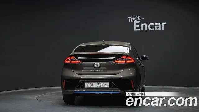 Hyundai Ioniq Hybrid 2016 thumb 2