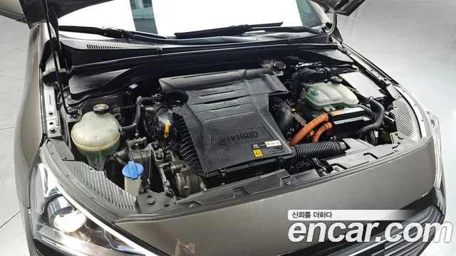 Hyundai Ioniq Hybrid 2016 thumb 11