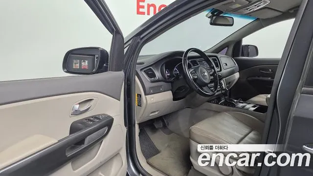 Kia Carnival 2014 thumb 9