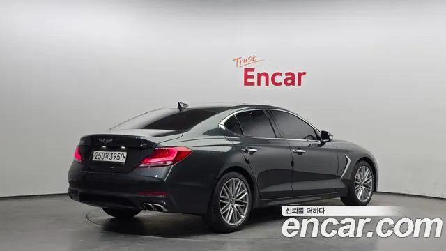 Genesis G70 2020 thumb 2
