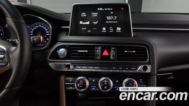 Genesis G70 2020 thumb 10
