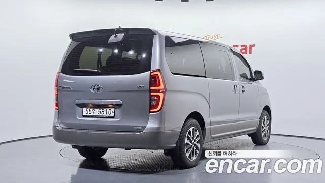 Hyundai Staria 2018 thumb 2