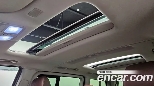 Hyundai Staria 2018 thumb 4
