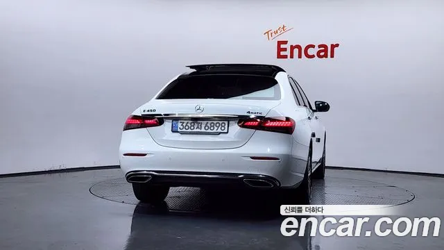 Mercedes-Benz E-Class 2021 thumb 12