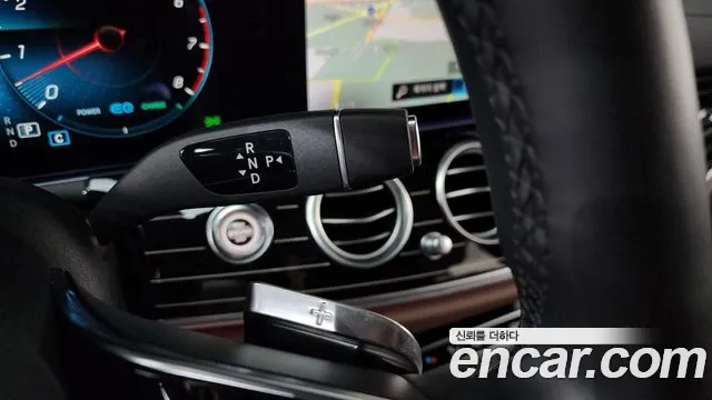 Mercedes-Benz E-Class 2021 thumb 9