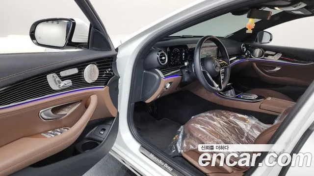 Mercedes-Benz E-Class 2021 thumb 2