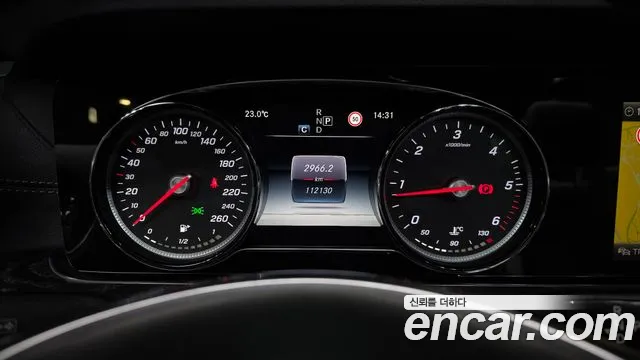 Mercedes-Benz E-Class 2018 thumb 12