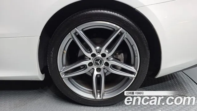 Mercedes-Benz E-Class 2018 thumb 4