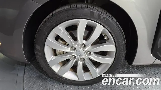 Kia Carens 2015 thumb 2