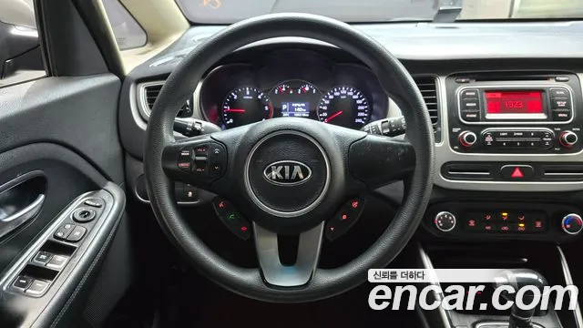 Kia Carens 2015 thumb 10