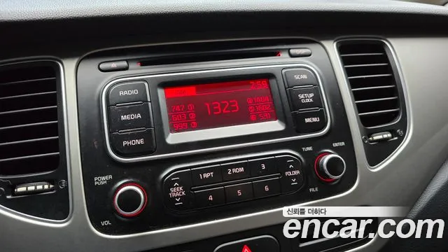 Kia Carens 2015 thumb 6
