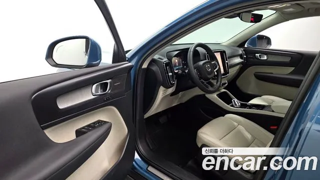 Volvo XC40 2022 thumb 9