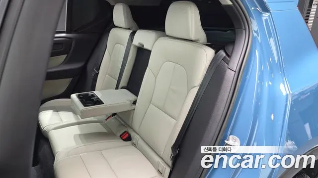 Volvo XC40 2022 thumb 3