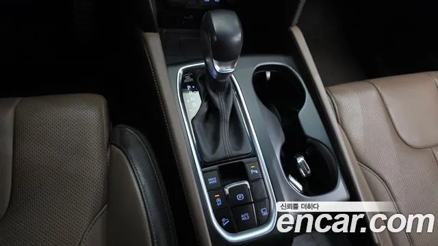 Hyundai Santa Fe 2018 thumb 10