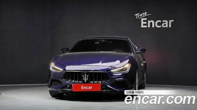 Maserati Ghibli 2017 thumb 5