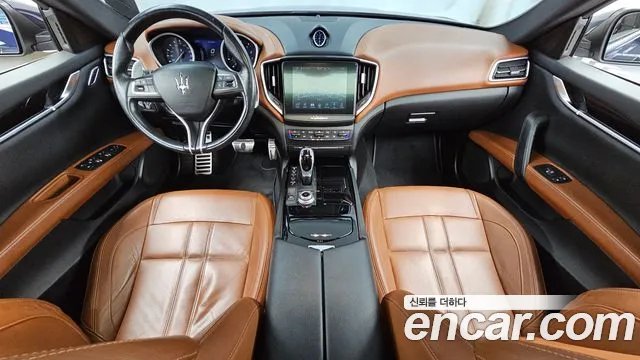 Maserati Ghibli 2017 thumb 7