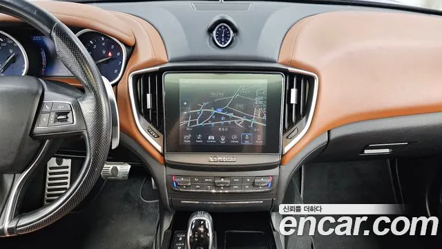 Maserati Ghibli 2017 thumb 12