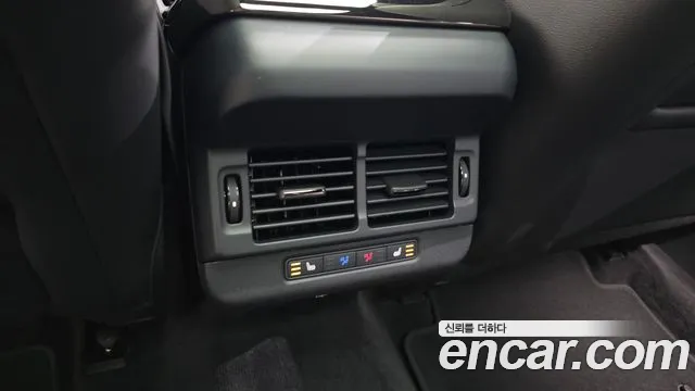 Land Rover Range Rover Evoque 2025 thumb 4