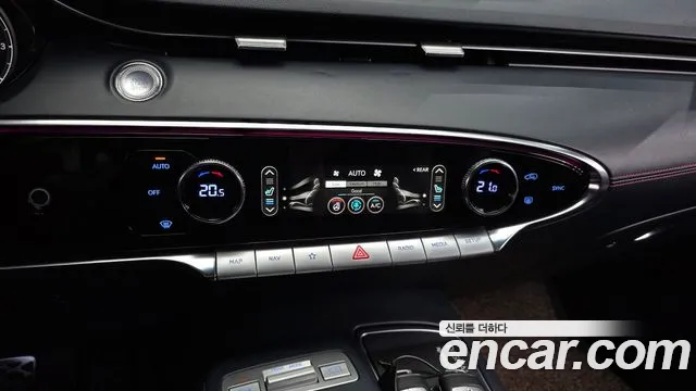 Genesis GV70 2022 thumb 11