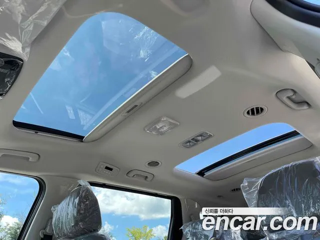 Kia Carnival 2024 thumb 10