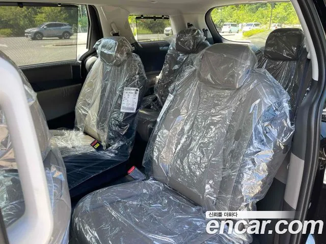 Kia Carnival 2024 thumb 5