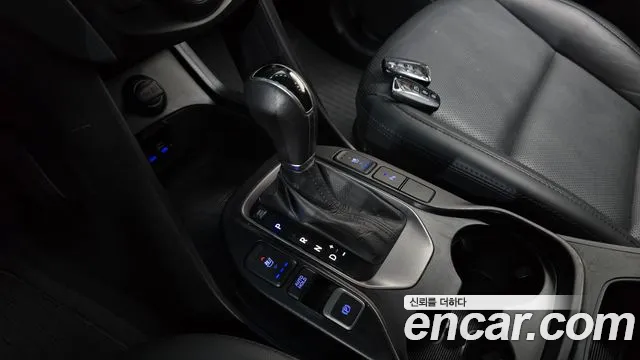 Hyundai Санта Фе 2015 thumb 3