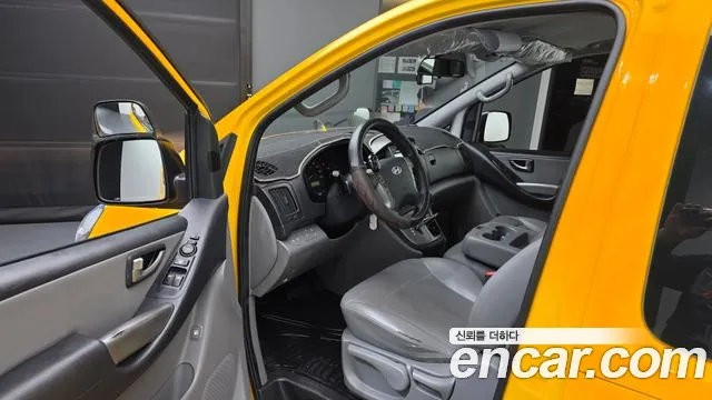 Hyundai Staria 2015 thumb 10