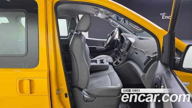 Hyundai Staria 2015 thumb 2
