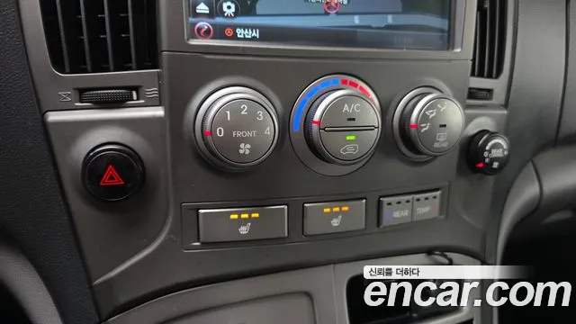 Hyundai Staria 2015 thumb 8