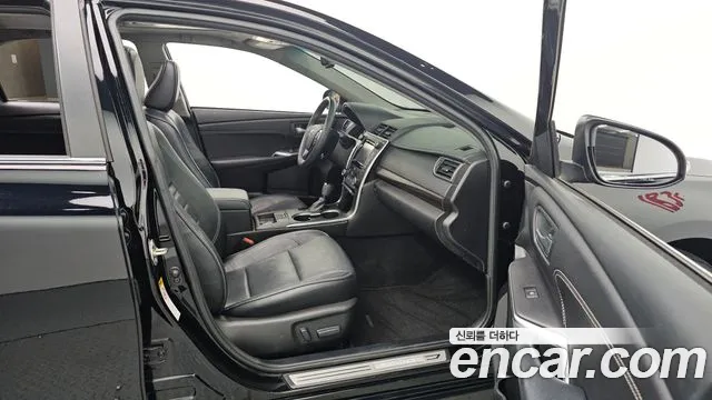 Toyota Camry 2017 thumb 5