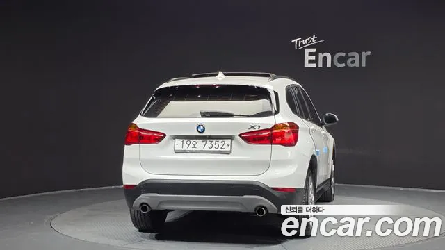 BMW X1 2016 thumb 5