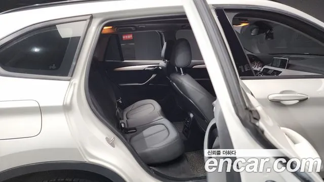 BMW X1 2016 thumb 6