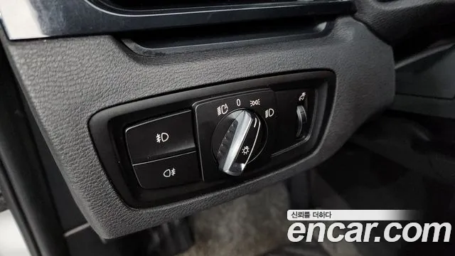 BMW X1 2016 thumb 9