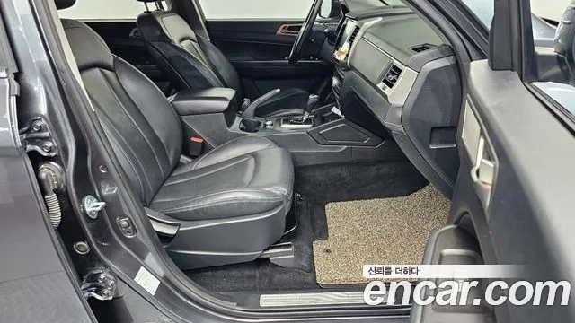 KGM Rexton 2018 thumb 4