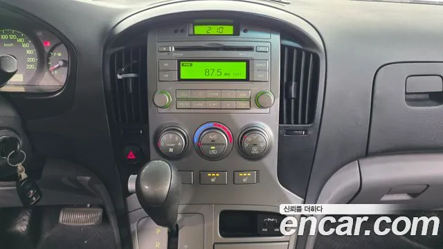 Hyundai Staria 2015 thumb 5