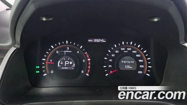 KGM Korando 2014 thumb 4