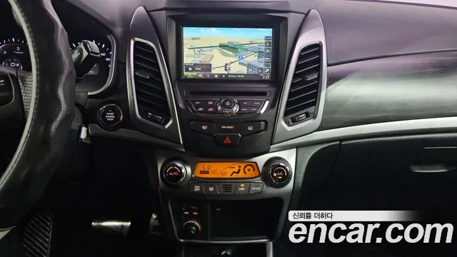 KGM Korando 2014 thumb 10