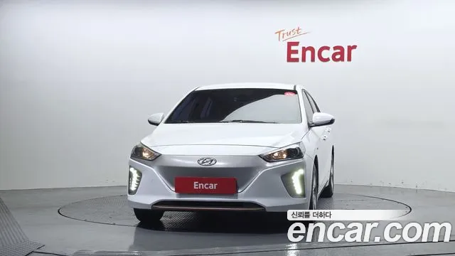 Hyundai Ioniq Electric 2018 thumb 11