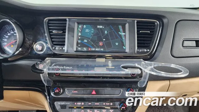 Kia Carnival 2018 thumb 8
