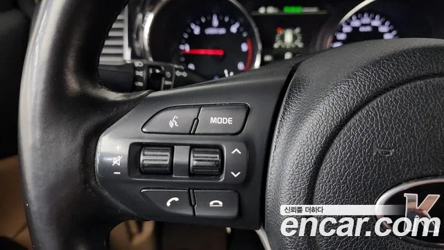 Kia Carnival 2018 thumb 9