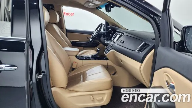Kia Carnival 2018 thumb 12