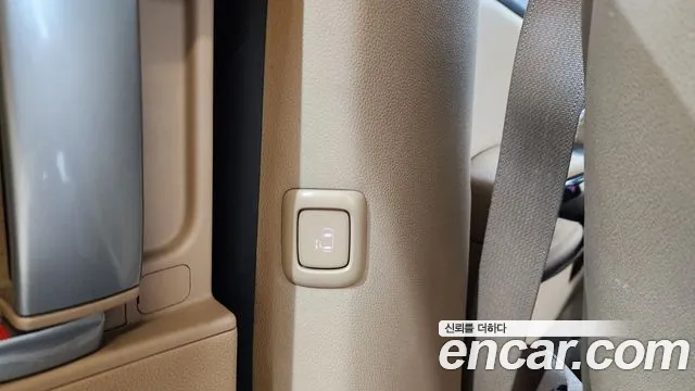 Kia Carnival 2018 thumb 2