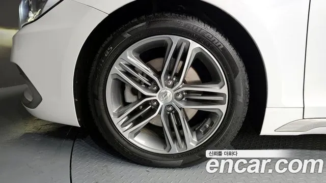 Hyundai Grandeur 2017 thumb 5