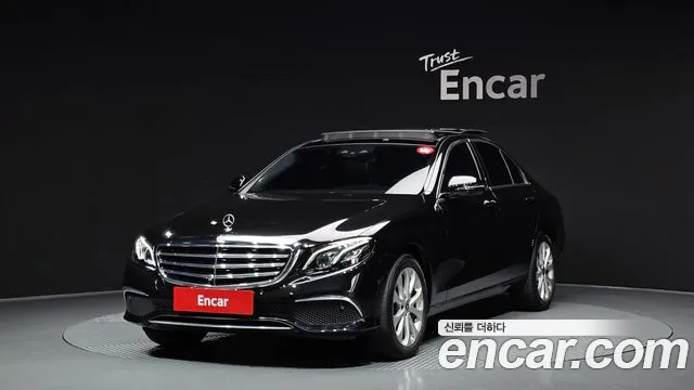 Mercedes-Benz E-Class 2019 thumb 11