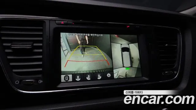 Kia Carnival 2015 thumb 7