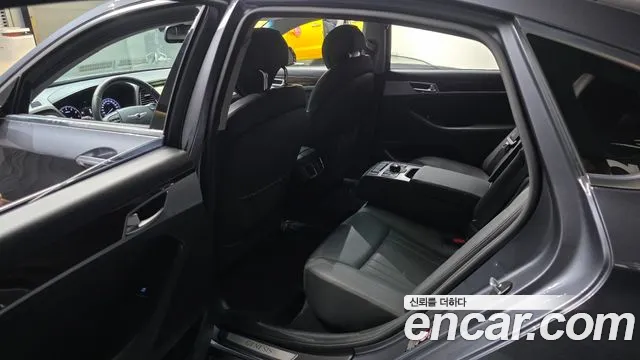 Hyundai Genesis 2016 thumb 9