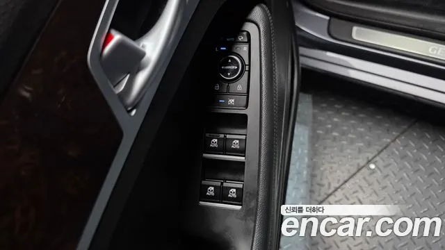 Hyundai Genesis 2016 thumb 4