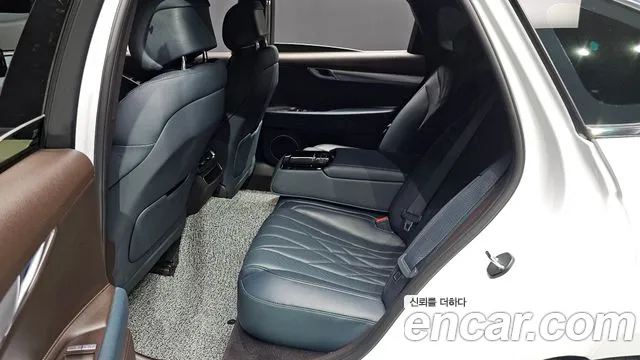 Genesis G80 2022 thumb 10