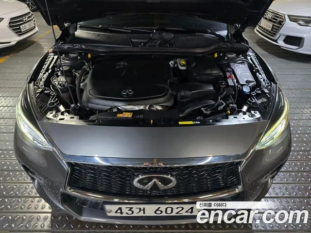 Infiniti Q30 2017 thumb 7