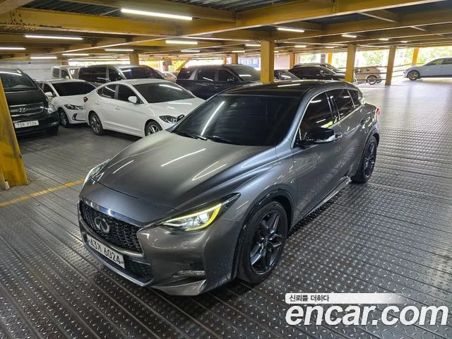Infiniti Q30 2017 thumb 3